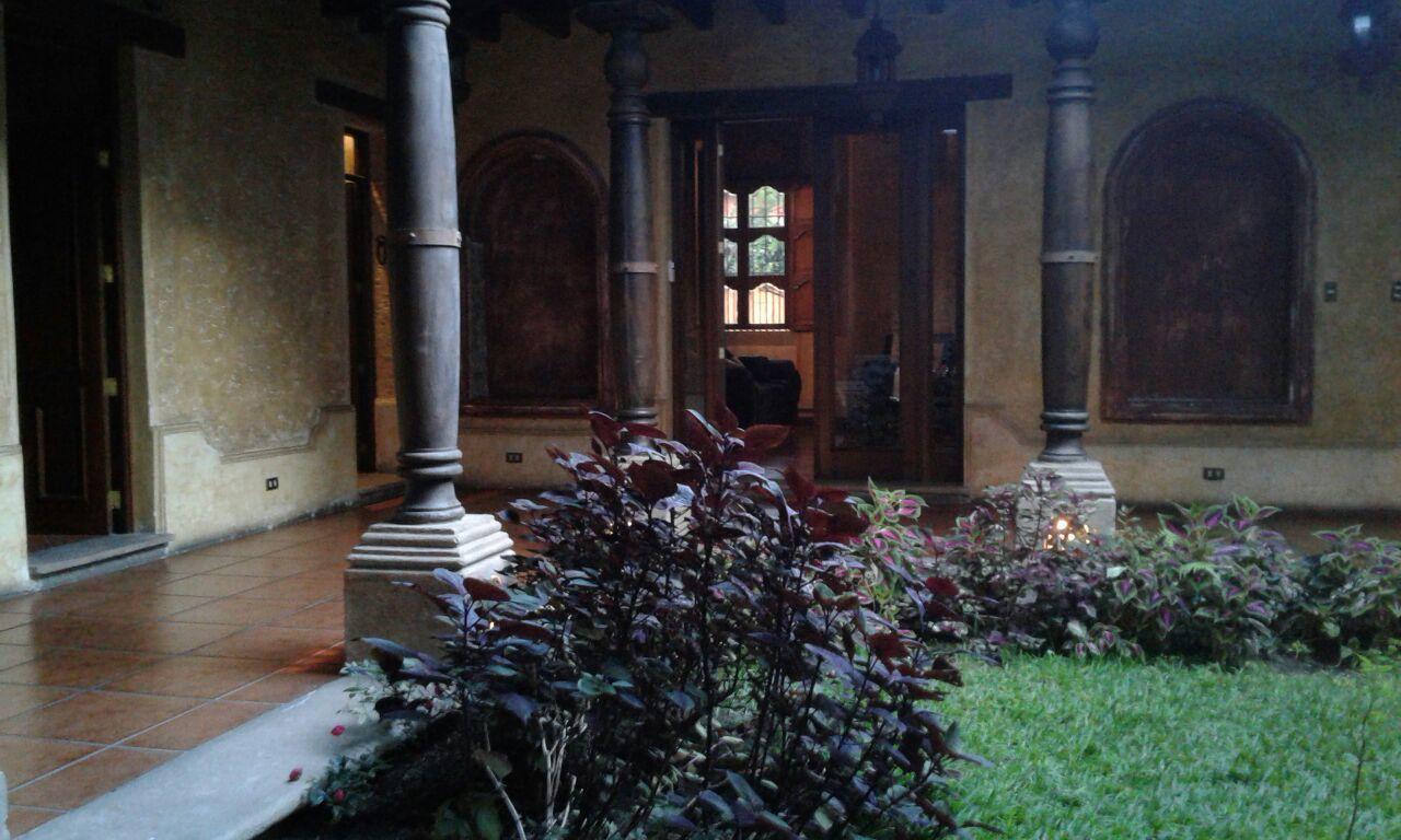 La Casa De La Alameda Bed & Breakfast Antigua Екстериор снимка