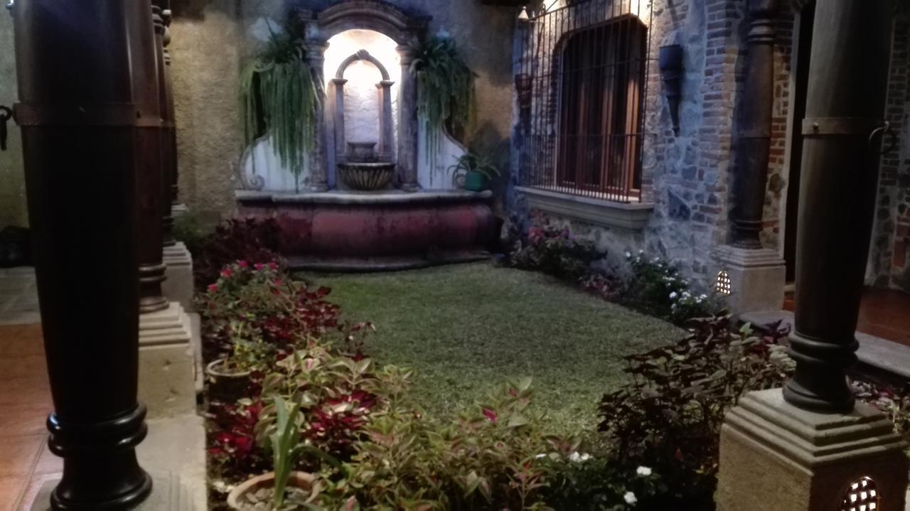 La Casa De La Alameda Bed & Breakfast Antigua Екстериор снимка