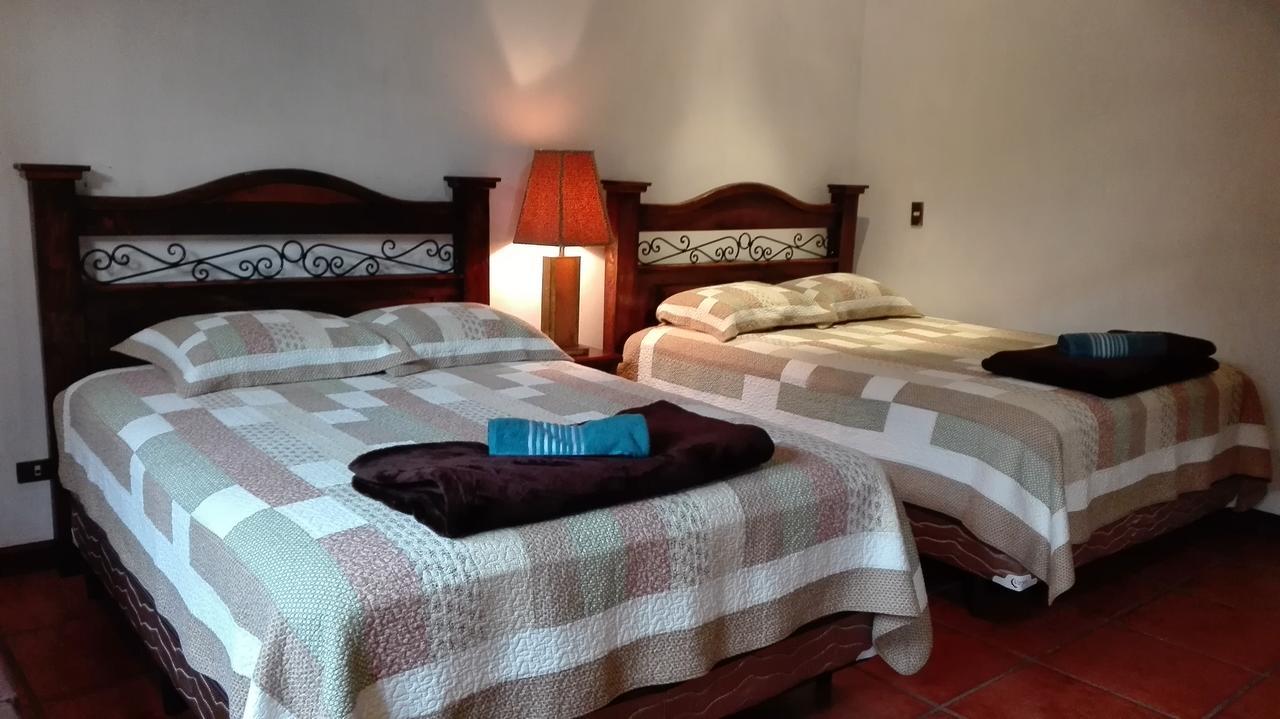 La Casa De La Alameda Bed & Breakfast Antigua Екстериор снимка