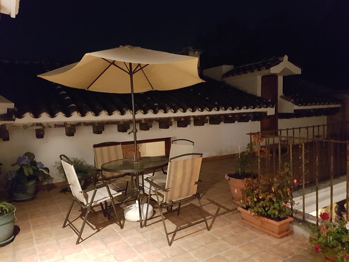 La Casa De La Alameda Bed & Breakfast Antigua Екстериор снимка