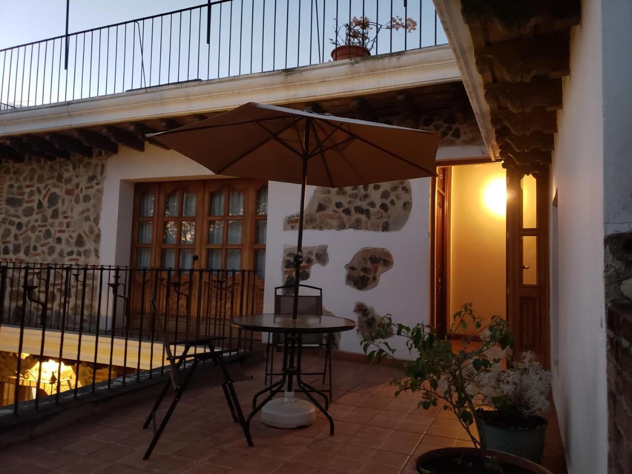 La Casa De La Alameda Bed & Breakfast Antigua Екстериор снимка
